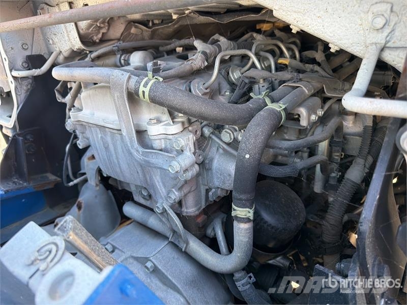 Nissan Socage DA320 19 m on Nissan NT400 Bucket Truck Autoplošiny