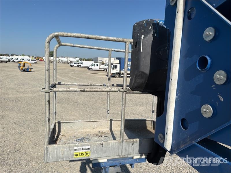 Nissan Socage DA320 19 m on Nissan NT400 Bucket Truck Autoplošiny