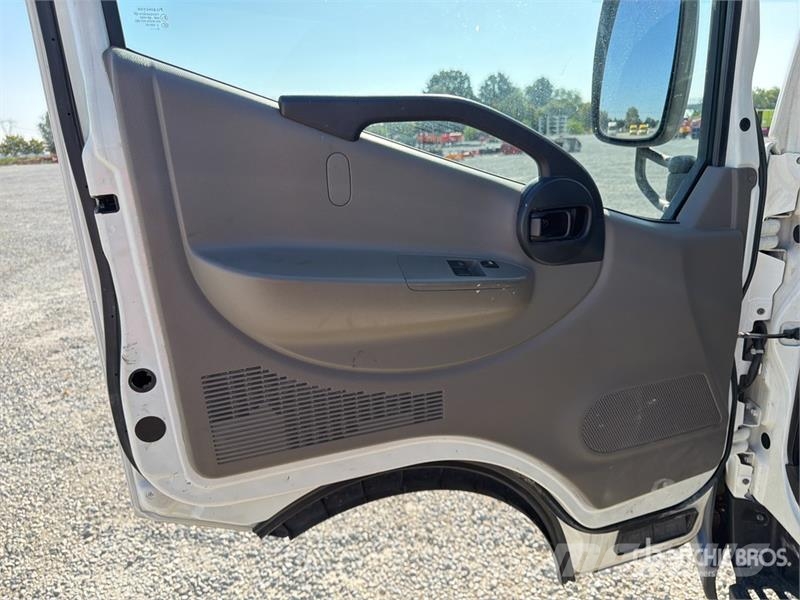 Nissan Socage DA320 19 m on Nissan NT400 Bucket Truck Autoplošiny