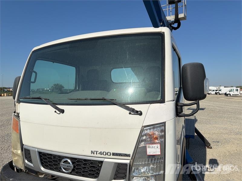 Nissan Socage DA320 19 m on Nissan NT400 Bucket Truck Autoplošiny