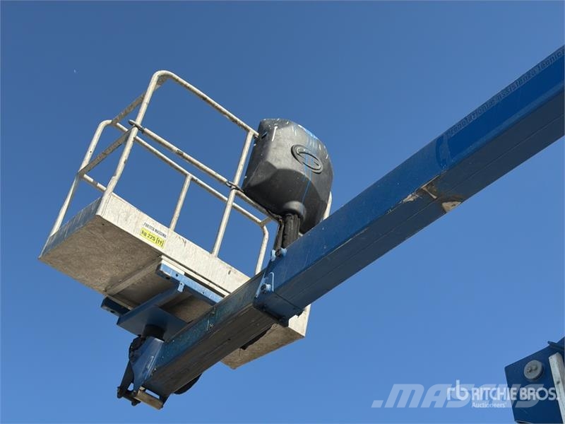 Nissan Socage DA320 19 m on Nissan NT400 Bucket Truck Autoplošiny