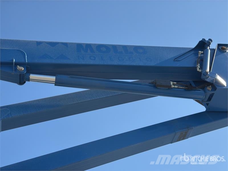 Nissan Socage DA320 19 m on Nissan NT400 Bucket Truck Autoplošiny