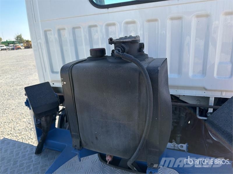 Nissan Socage DA320 19 m on Nissan NT400 Bucket Truck Autoplošiny