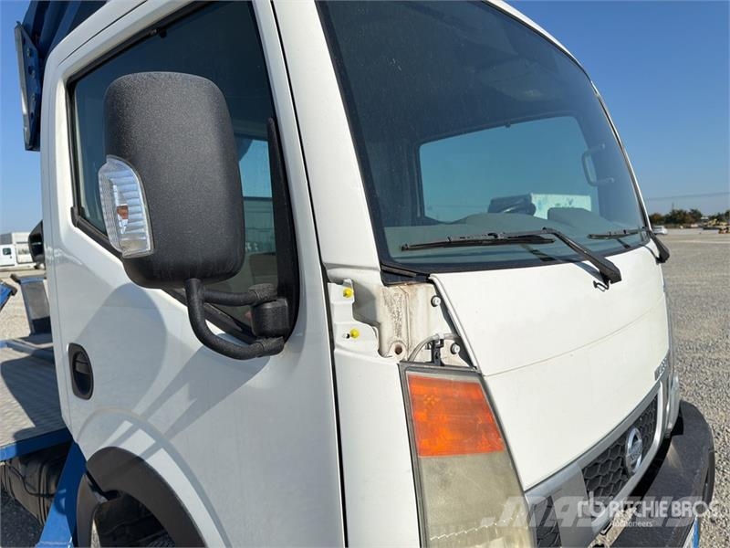 Nissan Socage DA320 19 m on Nissan NT400 Bucket Truck Autoplošiny