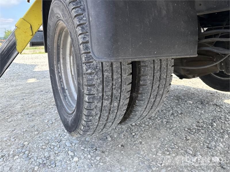Nissan Socage DA320 20 m on Nissan Cabstar 35.12 Bucket T Avtokošare
