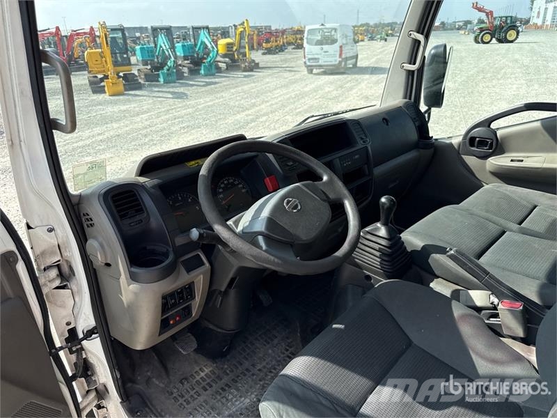 Nissan Socage DA320 20 m on Nissan Cabstar 35.12 Bucket T Avtokošare