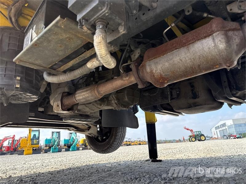 Nissan Socage DA320 20 m on Nissan Cabstar 35.12 Bucket T Avtokošare