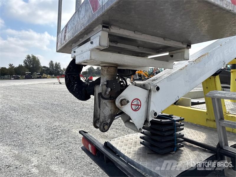Nissan Socage DA320 20 m on Nissan Cabstar 35.12 Bucket T Avtokošare
