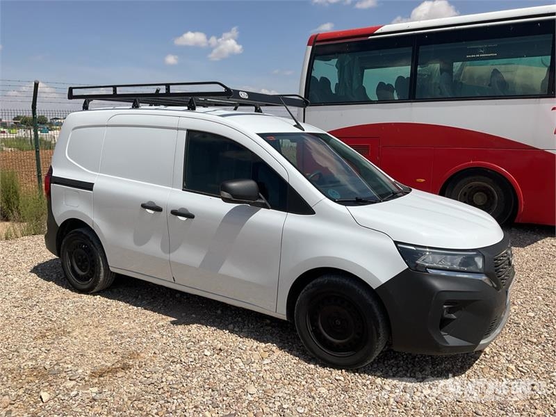 Nissan Townstar Cargo Van Panel vans