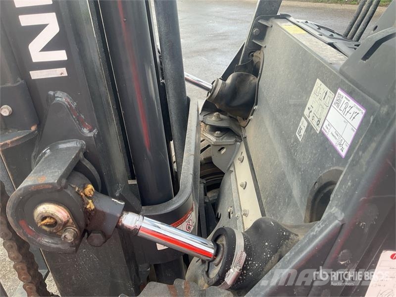Nissan YG1D2A30Q 3000 kg Forklift Gaffeltrucker - Annet