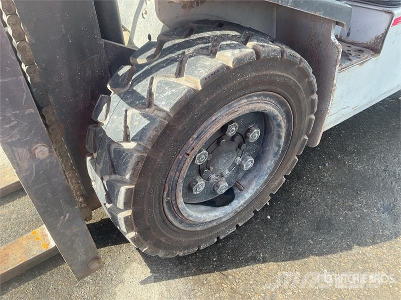 Nissan YG1D2A30Q 3000 kg Forklift Gaffeltrucker - Annet