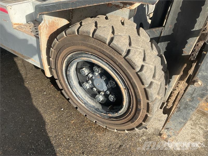 Nissan YG1D2A30Q 3000 kg Forklift Gaffeltrucker - Annet