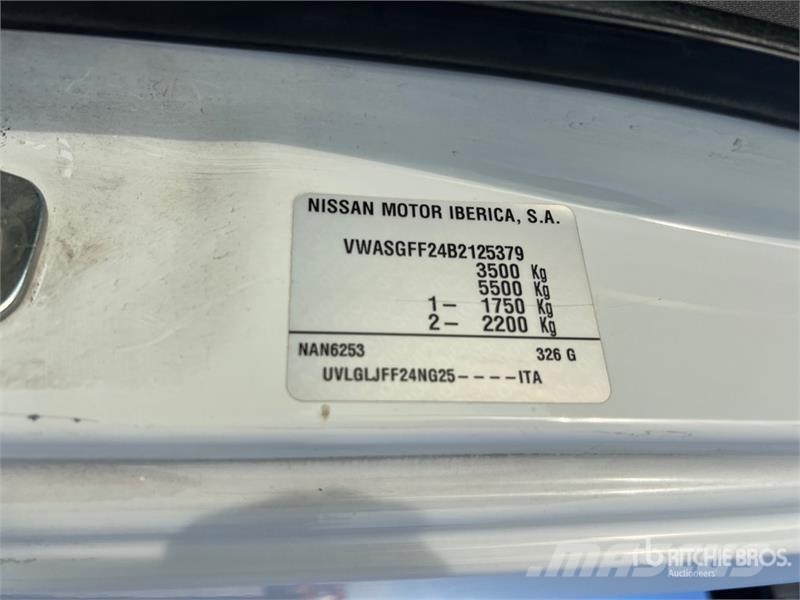 Nissan Zed 20CH 20 m on  Nissan Cabstar 35 - 11 Bucket Tr Auto korvtõstukid