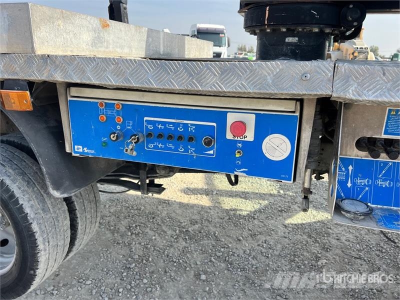 Nissan Zed 20CH 20 m on  Nissan Cabstar 35 - 11 Bucket Tr Auto korvtõstukid