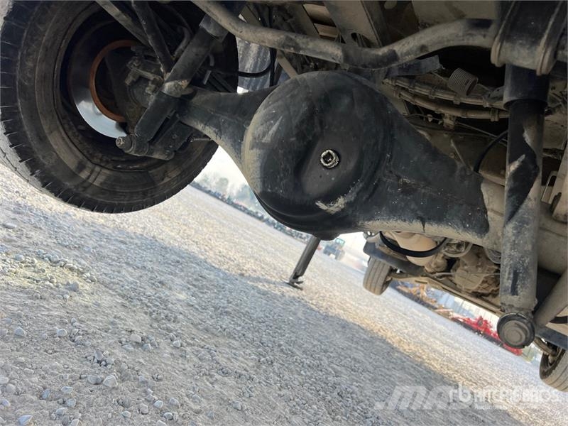 Nissan Zed 20CH 20 m on  Nissan Cabstar 35 - 11 Bucket Tr Auto korvtõstukid