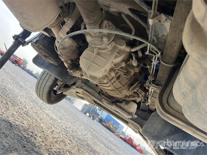 Nissan Zed 20CH 20 m on  Nissan Cabstar 35 - 11 Bucket Tr Auto korvtõstukid