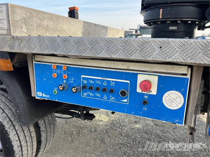 Nissan Zed 20CH 20 m on  Nissan Cabstar 35 - 11 Bucket Tr Auto korvtõstukid