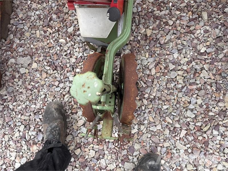 Nodet Gougis PN II 3-Point Hitch Semoir A Mais Seeder Perforatoare
