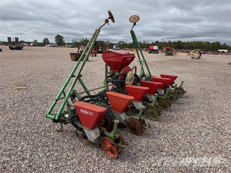 Nodet Gougis PN II 3-Point Hitch Semoir A Mais Seeder Perforatoare