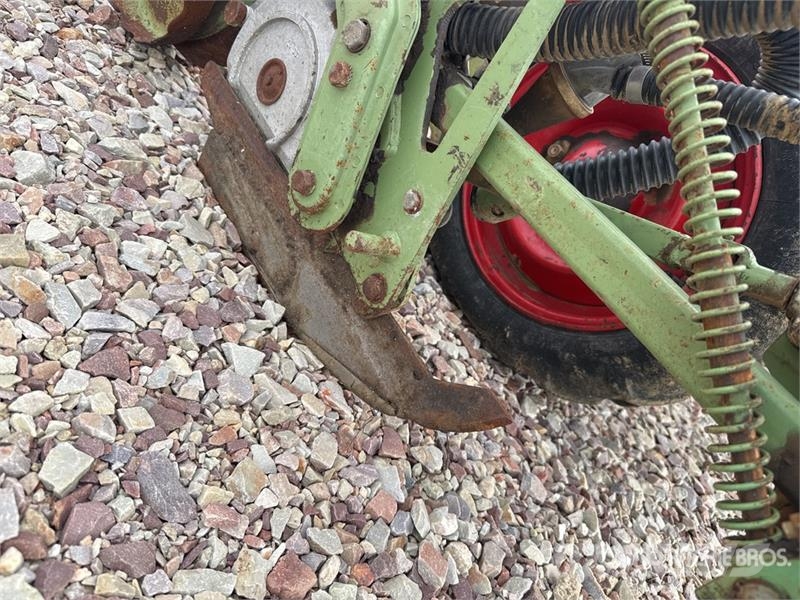 Nodet Gougis PN II 3-Point Hitch Semoir A Mais Seeder Perforatoare