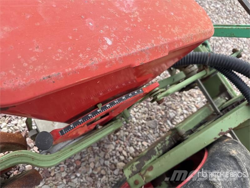Nodet Gougis PN II 3-Point Hitch Semoir A Mais Seeder Perforatoare