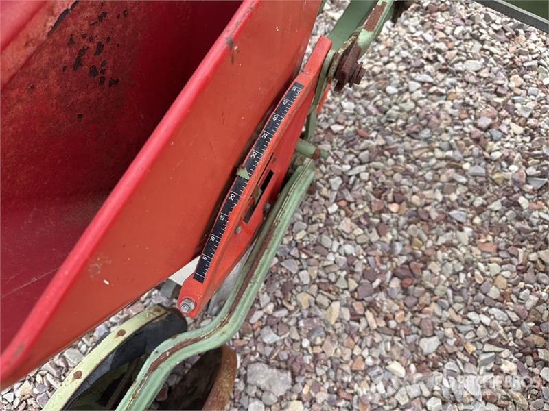 Nodet Gougis PN II 3-Point Hitch Semoir A Mais Seeder Perforatoare