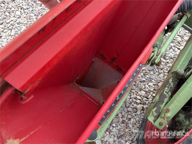 Nodet Gougis PN II 3-Point Hitch Semoir A Mais Seeder Perforatoare