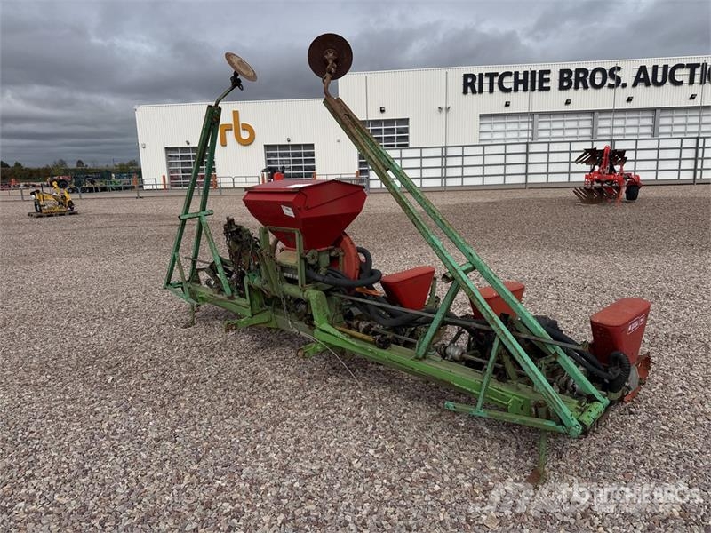 Nodet Gougis PN II 3-Point Hitch Semoir A Mais Seeder Perforatoare