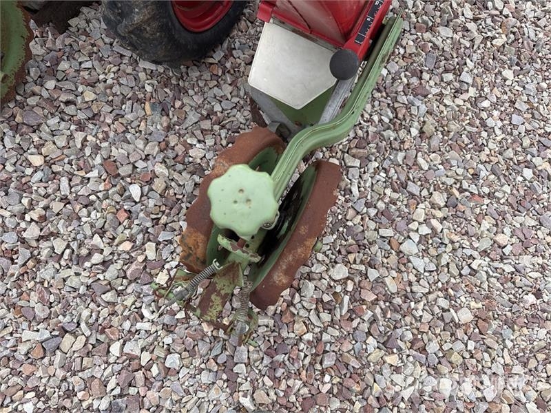 Nodet Gougis PN II 3-Point Hitch Semoir A Mais Seeder Perforatoare