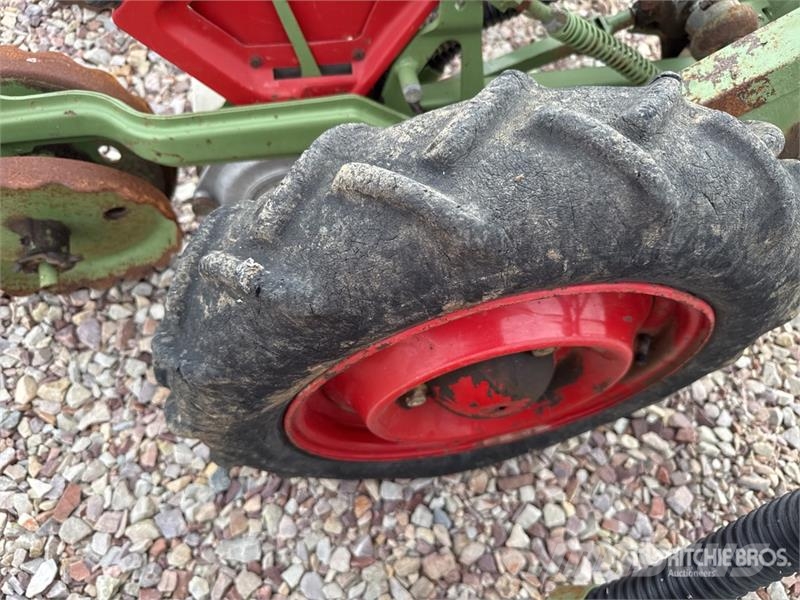 Nodet Gougis PN II 3-Point Hitch Semoir A Mais Seeder Perforatoare