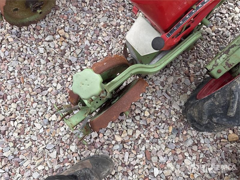 Nodet Gougis PN II 3-Point Hitch Semoir A Mais Seeder Perforatoare