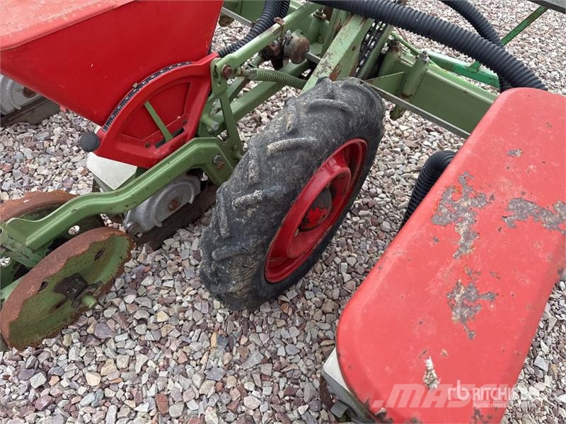 Nodet Gougis PN II 3-Point Hitch Semoir A Mais Seeder Perforatoare
