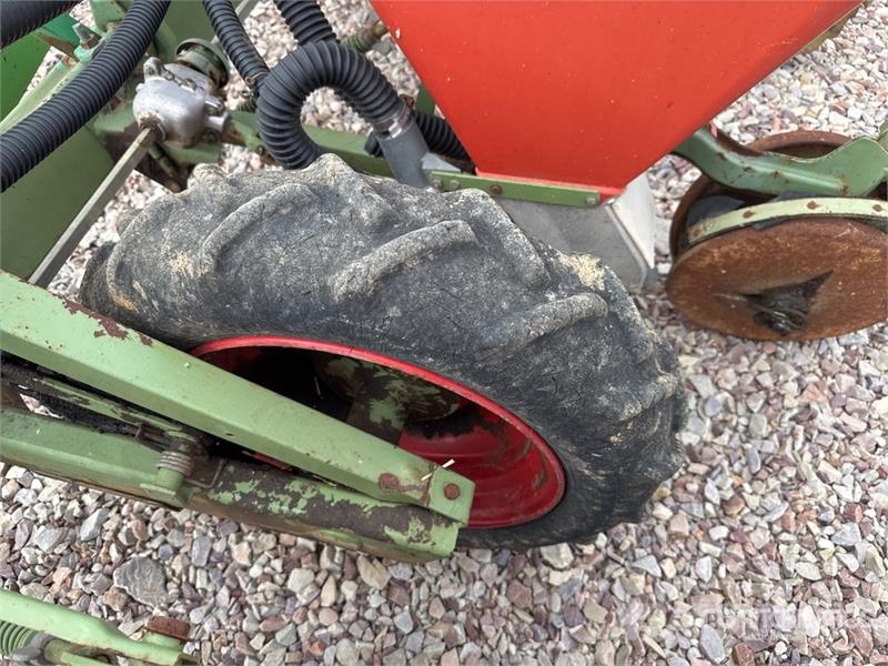 Nodet Gougis PN II 3-Point Hitch Semoir A Mais Seeder Perforatoare