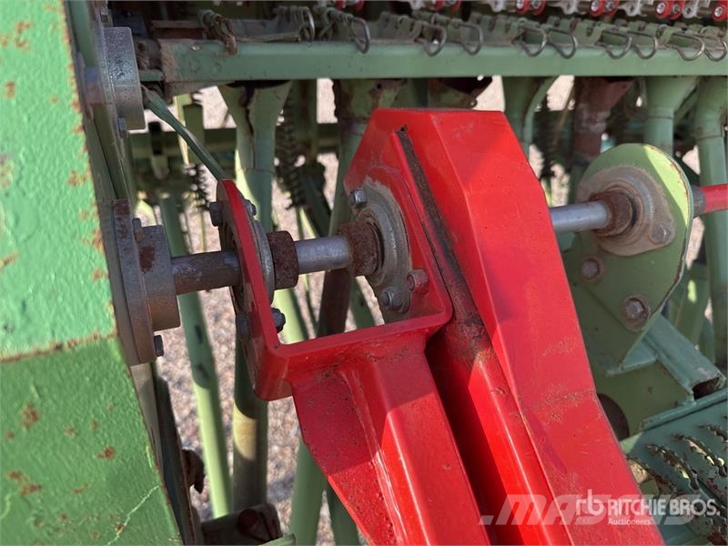 Nodet Logiseme M 4000 4100 mm 3-Point Semoir Seed Drill Perforatoare