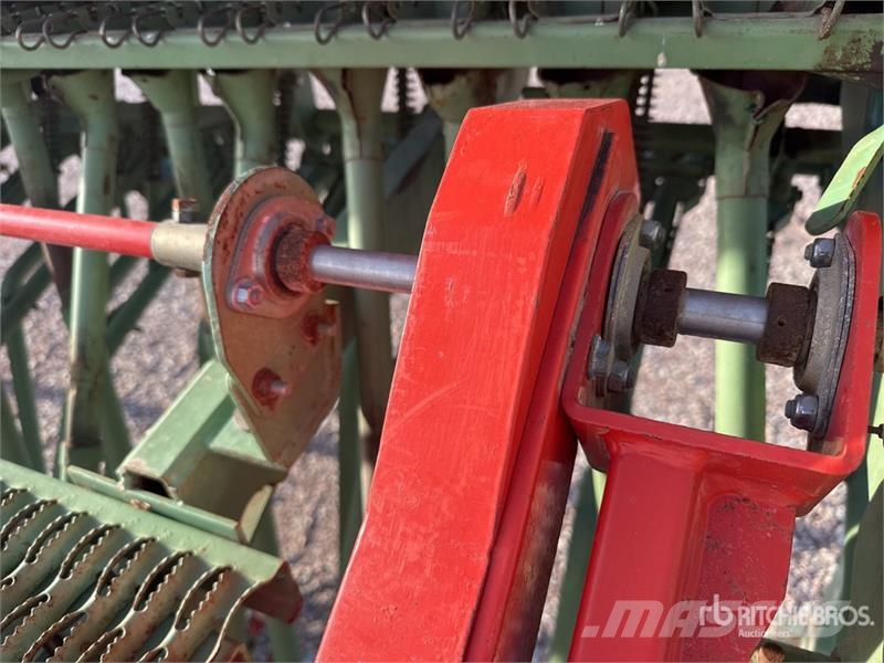 Nodet Logiseme M 4000 4100 mm 3-Point Semoir Seed Drill Perforatoare