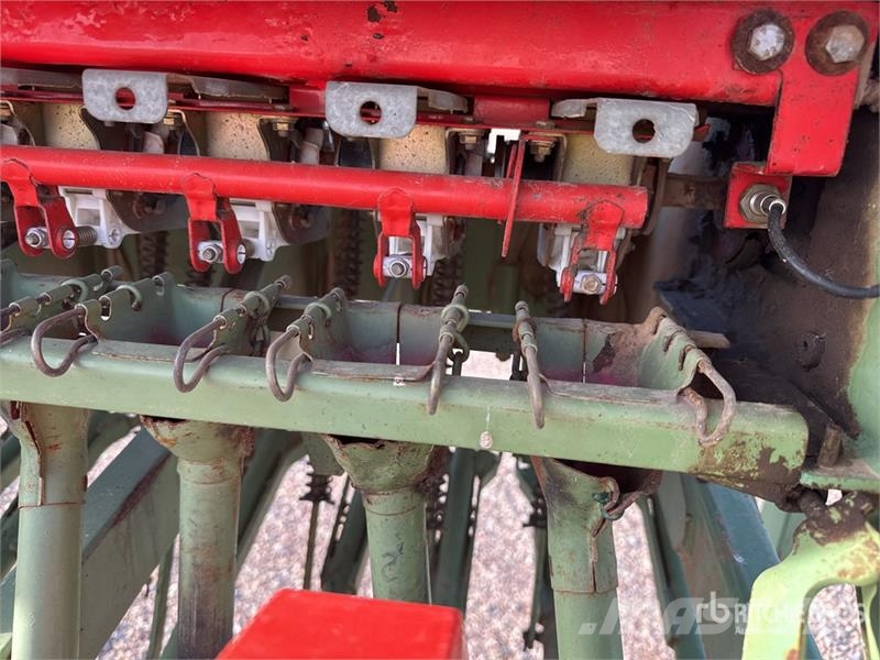 Nodet Logiseme M 4000 4100 mm 3-Point Semoir Seed Drill Perforatoare