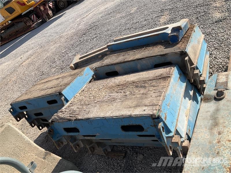 Nooteboom EURO 107 ton Quad/A Extendable with 3 Axle Dolly 3 低架裝載車