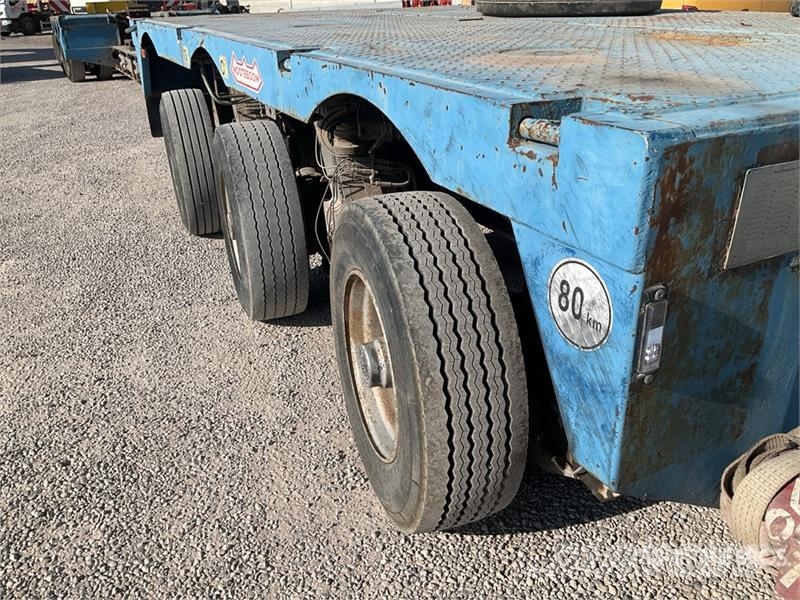Nooteboom EURO 107 ton Quad/A Extendable with 3 Axle Dolly 3 低架裝載車