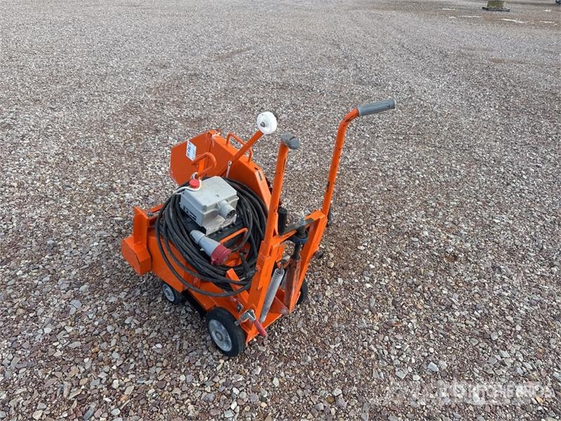 Norton CS75E Scie A Sol Electric Walk-Behind Saw Serrarias