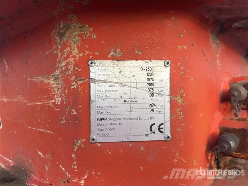 NPK D2500 Grapple Kourat