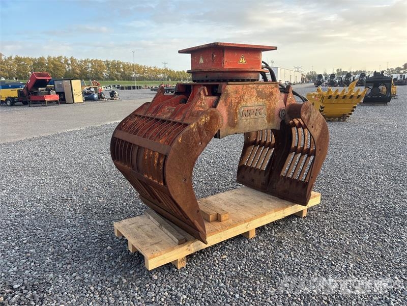 NPK D2500 Grapple Kourat