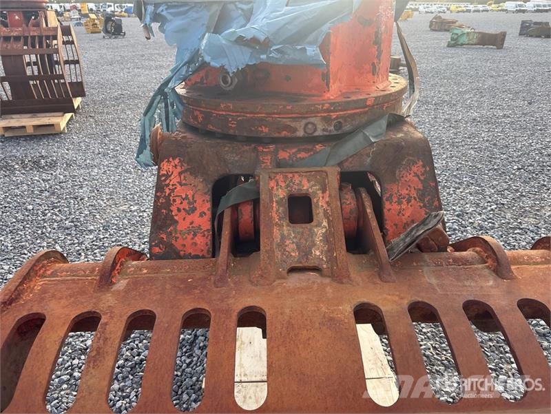 NPK DG20 Grapple Kourat