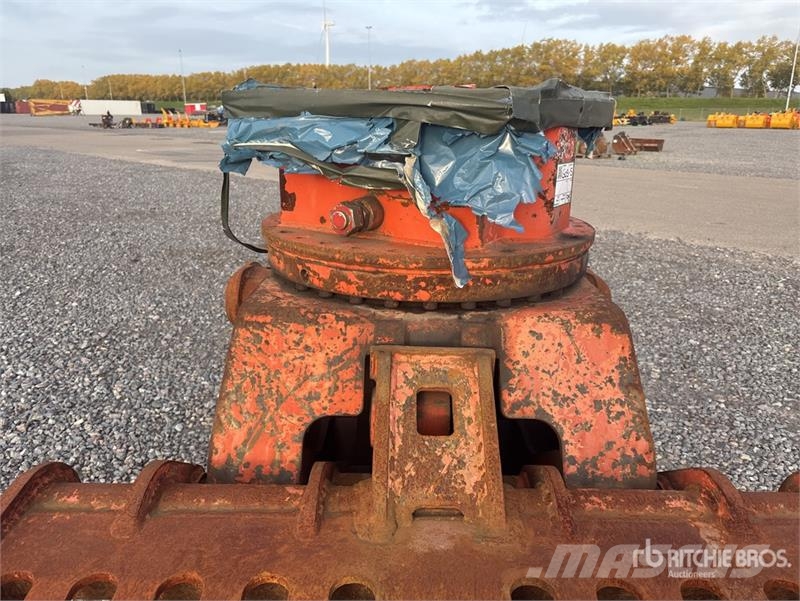 NPK DG20 Grapple Kourat