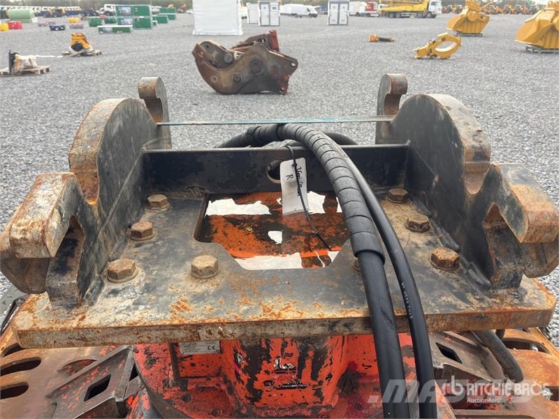 NPK DG20 Q/C Rotating Demolition Grapple Kourat
