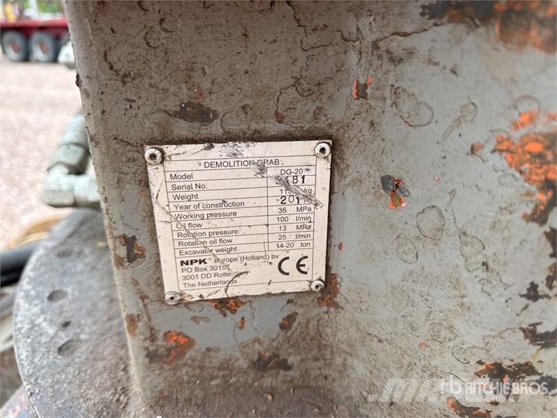 NPK DG20 Rotating Pince De Demolition Concrete Crusher Ehituspurustid