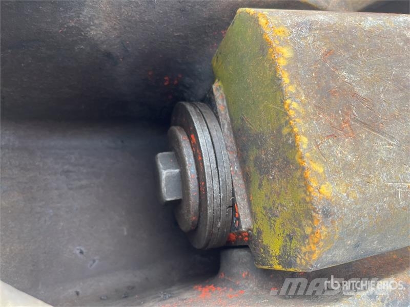 NPK G-18J Concrete Crusher Trituradoras