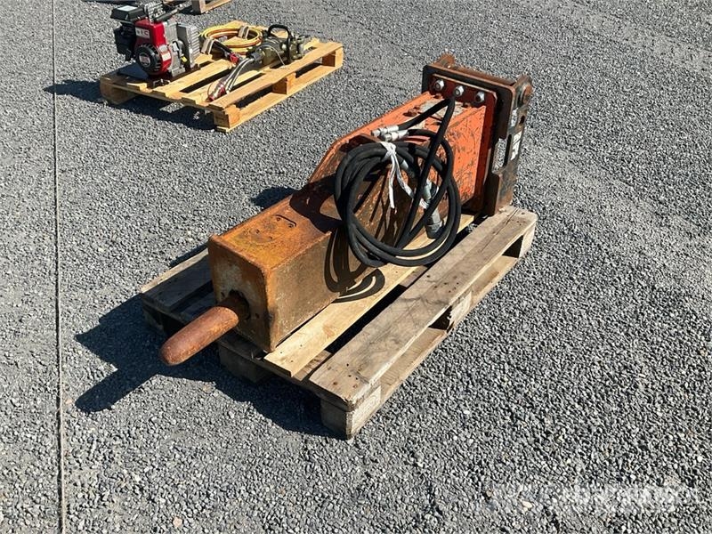 NPK GH3 Hydraulic Breaker 破碎锤