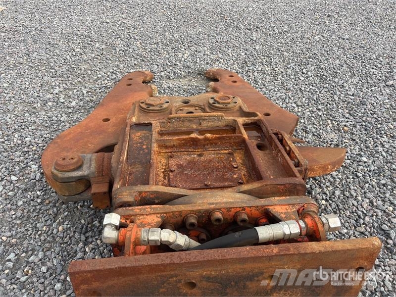 NPK S26X Rotating Concrete Crusher (Inoperable) Leikkurimurskaimet
