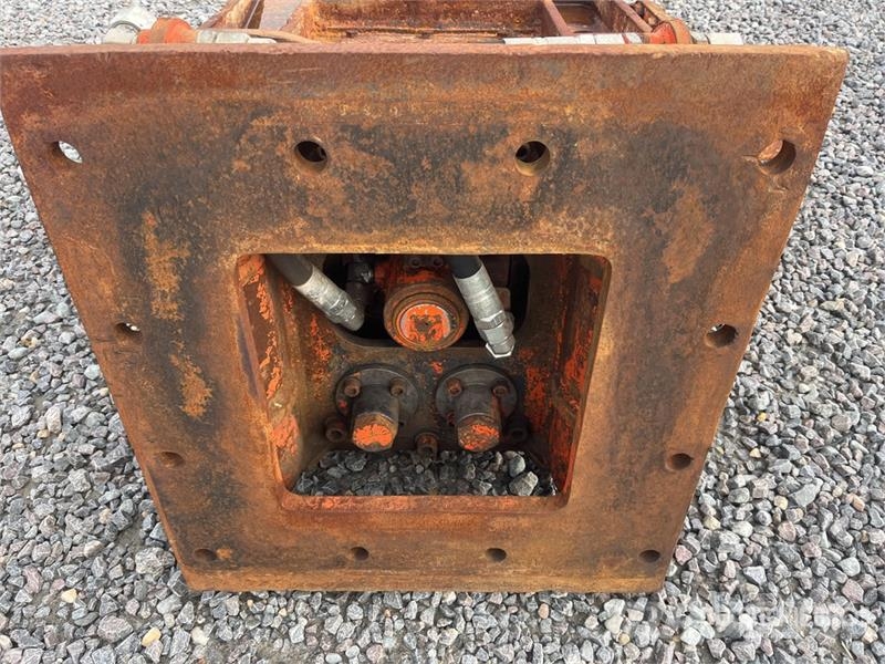 NPK S26X Rotating Concrete Crusher (Inoperable) Leikkurimurskaimet