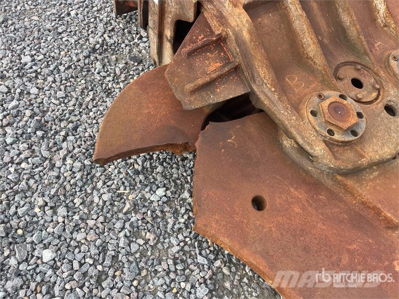 NPK S26X Rotating Concrete Crusher (Inoperable) Leikkurimurskaimet